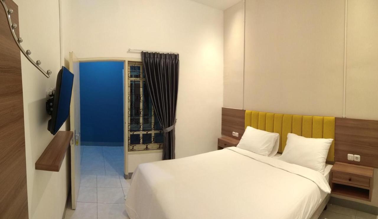 Kokonut Guesthouse Сурабая Екстериор снимка