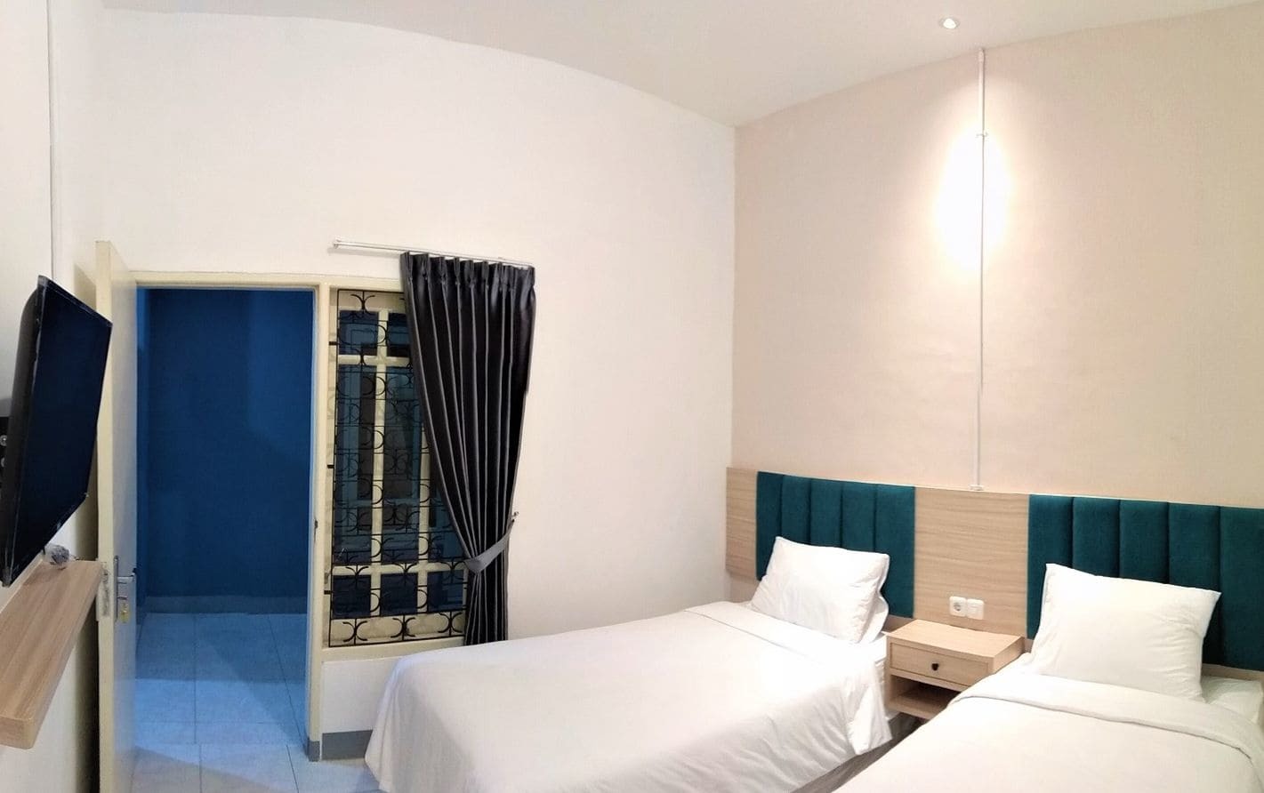 Kokonut Guesthouse Сурабая Екстериор снимка